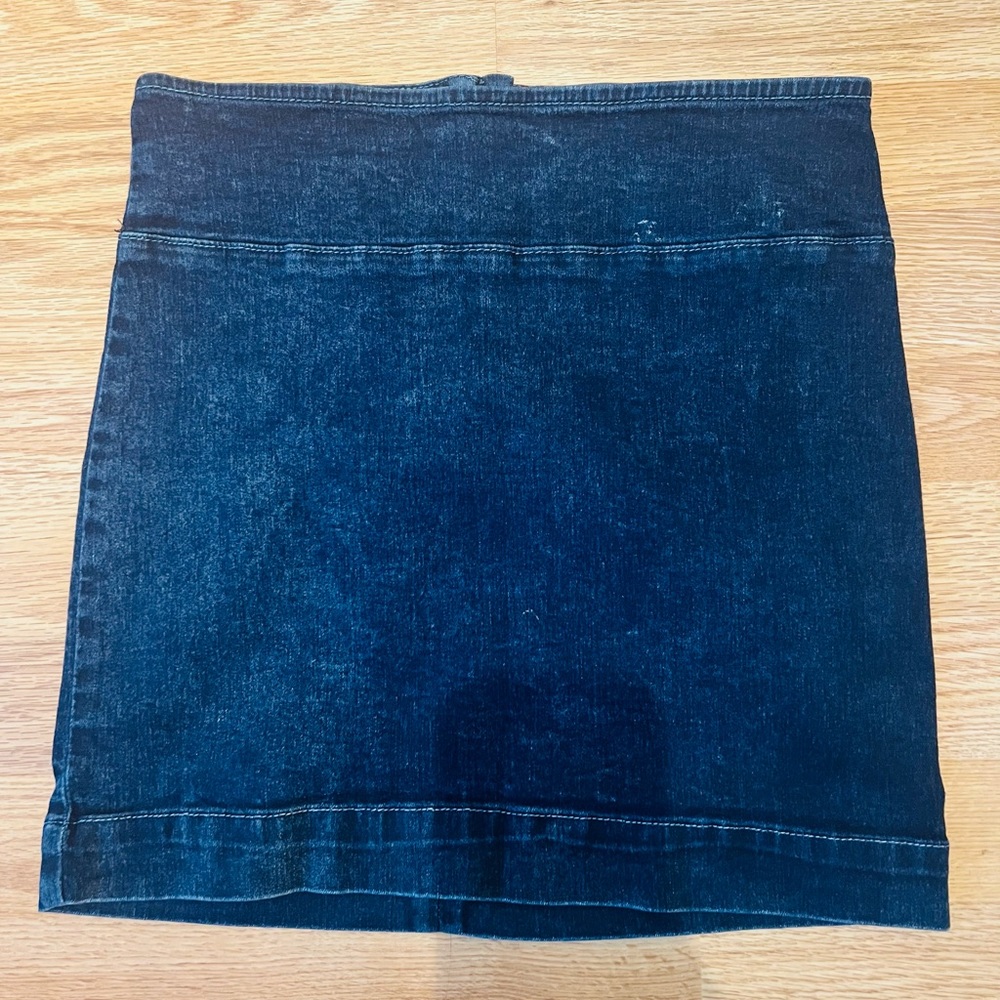 Guess skirt